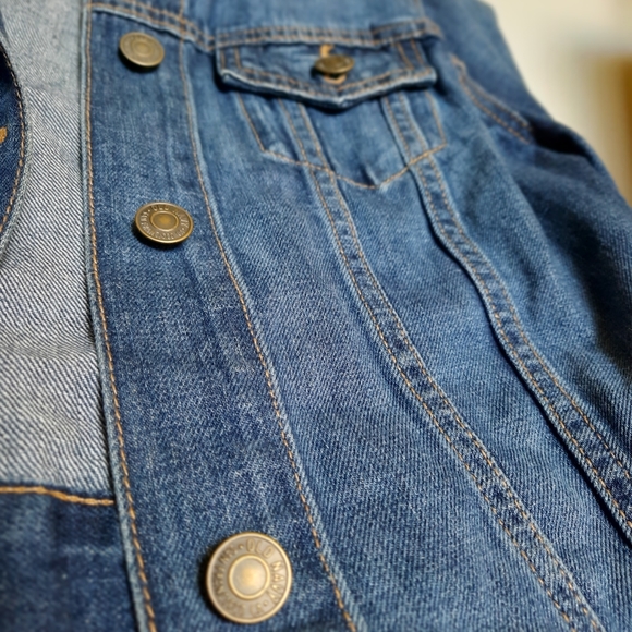Old Navy jean jacket. - Picture 6 of 11